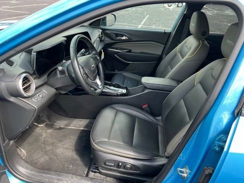 Certified 2025 Chevrolet Trax ACTIV w/ Driver Confidence Package FWD image 7