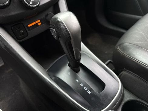 Used 2022 Chevrolet Trax LT w/ Driver Confidence Package AWD/4WD image 18