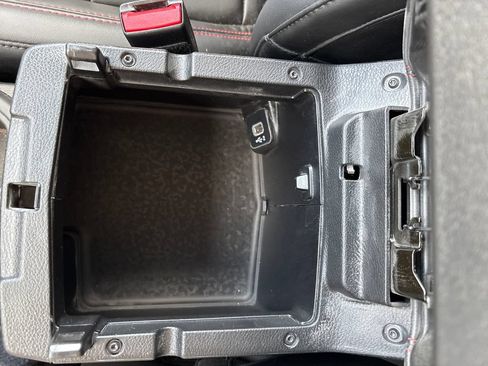 Used 2025 Jeep Wrangler Unlimited Rubicon AWD/4WD image 32