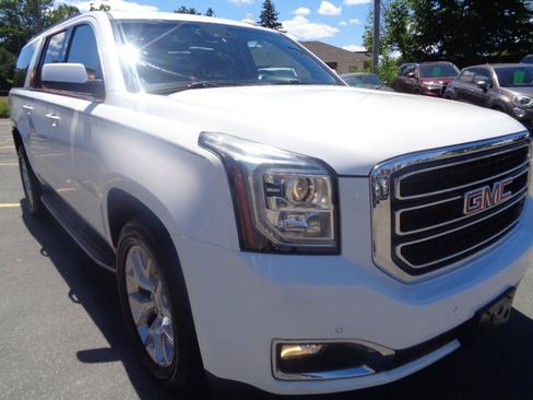 Used 2017 GMC Yukon XL SLE w/ SLE Value Package AWD/4WD image 15