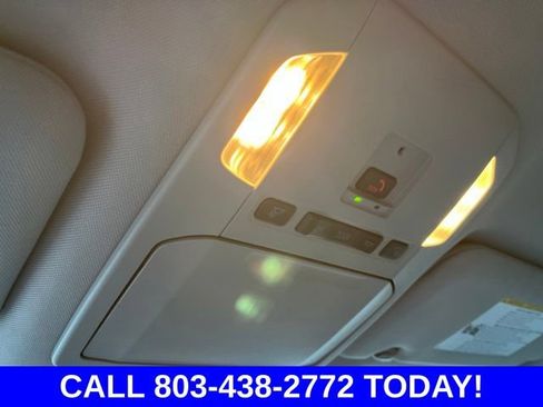 Used 2024 Toyota Highlander LE FWD image 30