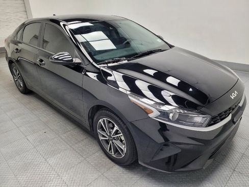 Used 2023 Kia Forte LXS w/ LXS Technology Package FWD image 11