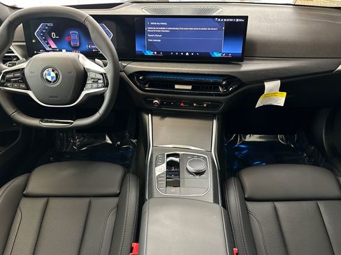 Used 2025 BMW 330i Sedan w/ Premium Package RWD image 26