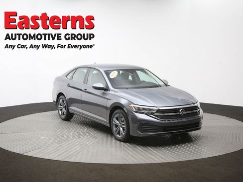 Used 2024 Volkswagen Jetta SE image 61