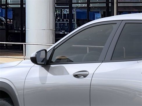 New 2026 Chevrolet Trax LS w/ LS Convenience Package FWD image 12