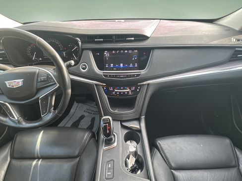 Used 2019 Cadillac XT5 Premium Luxury FWD image 12
