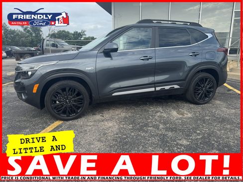 Used 2023 Kia Seltos Nightfall Edition image 2