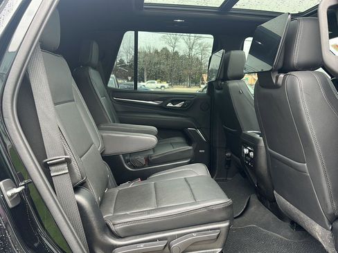 Used 2021 GMC Yukon Denali w/ Denali Premium Package image 22