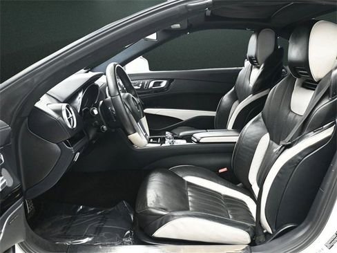 Used 2015 Mercedes-Benz SL 550 w/ White Arrow Edition image 11