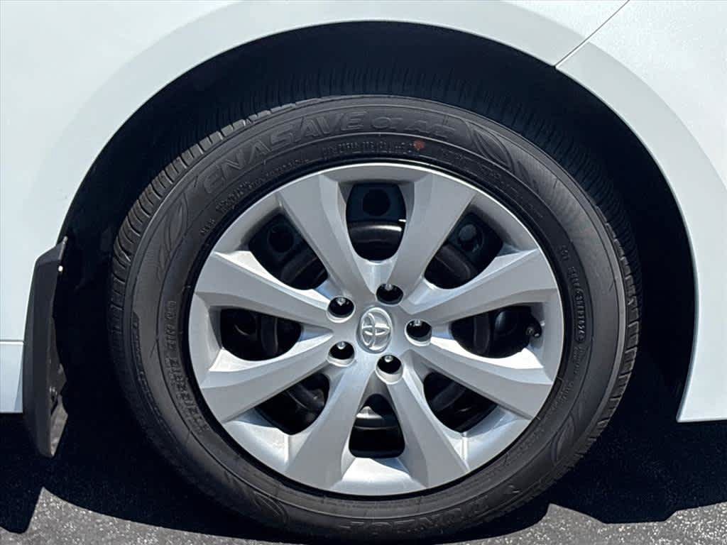 Used 2026 Toyota Corolla LE FWD image 32