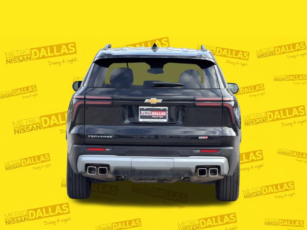 Used 2025 Chevrolet Traverse LT FWD image 6