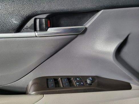 Used 2022 Toyota Camry LE image 30
