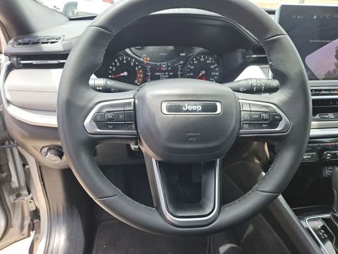 Used 2025 Jeep Compass Limited AWD/4WD image 18