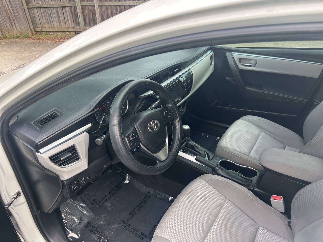 Used 2014 Toyota Corolla LE FWD image 10