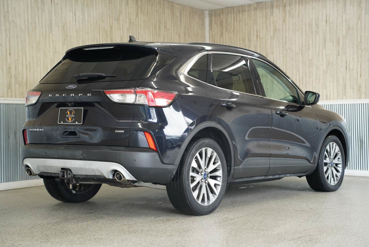 Used 2021 Ford Escape Titanium w/ Class II Trailer Tow Package FWD image 10