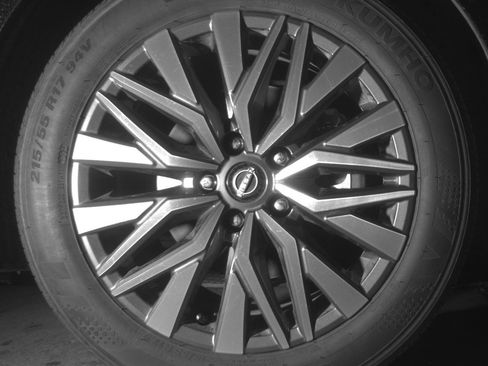 Used 2025 Nissan Altima 2.5 SV image 13