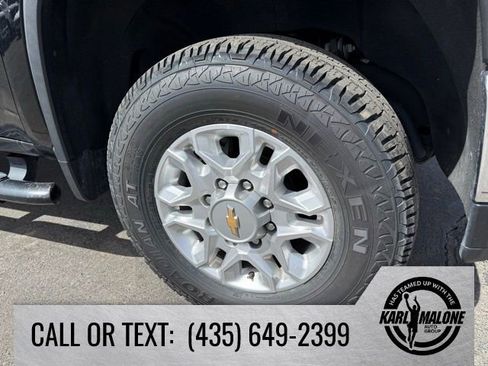 Used 2021 Chevrolet Silverado 2500 LTZ w/ Z71 Off-Road Package image 10