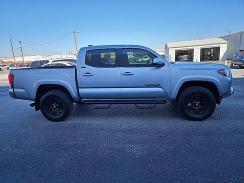 Used 2022 Toyota Tacoma SR5 image 9