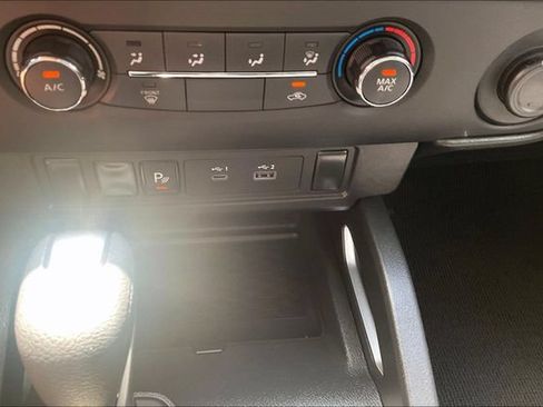 Used 2025 Nissan Frontier SV RWD image 29