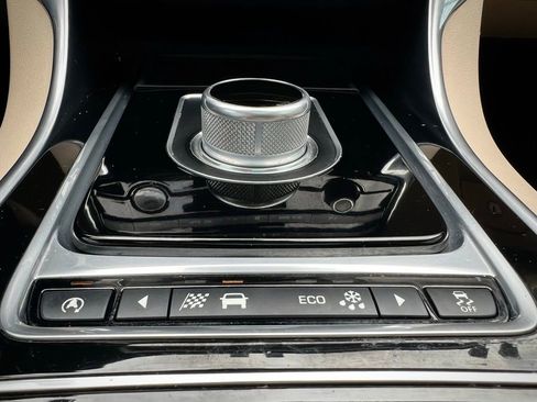 Used 2016 Jaguar XF Premium image 60