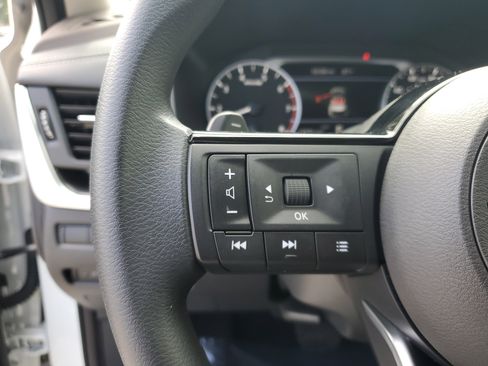 Certified 2023 Nissan Rogue SV image 18