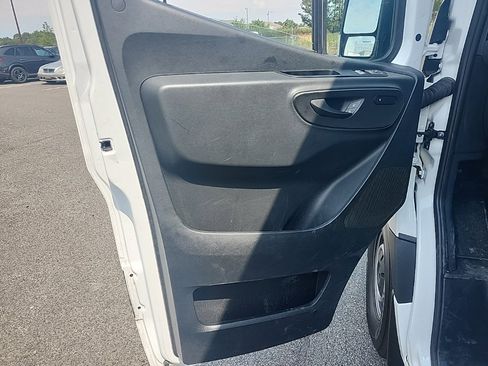 Used 2024 Mercedes-Benz Sprinter 2500 image 13