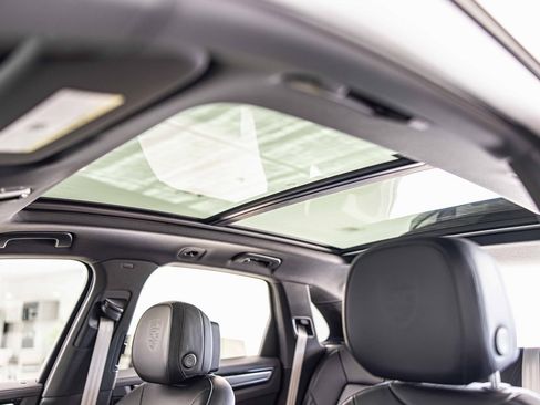 Used 2022 Porsche Cayenne S Platinum image 18