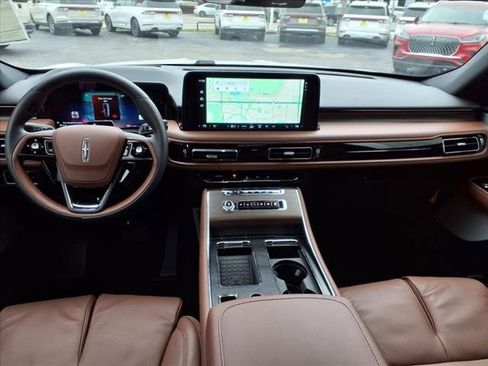 New 2025 Lincoln Aviator Reserve w/ Luxury Package image 6