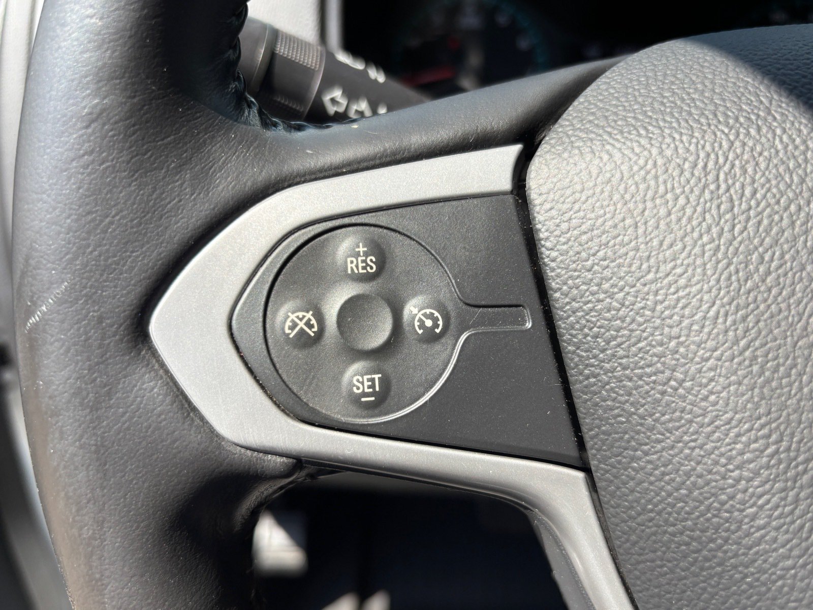 Used 2022 Chevrolet Colorado LT RWD image 22
