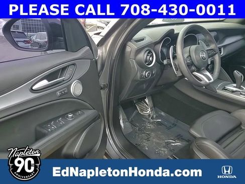 Used 2022 Alfa Romeo Stelvio Veloce image 13