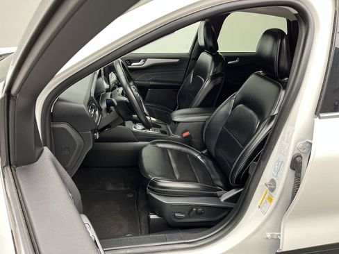Certified 2024 Ford Escape Platinum AWD/4WD image 10