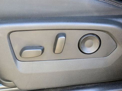 Used 2025 Chevrolet Tahoe High Country image 24