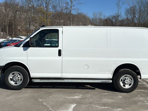 Used 2024 Chevrolet Express 2500 w/ Driver Convenience Package image 7