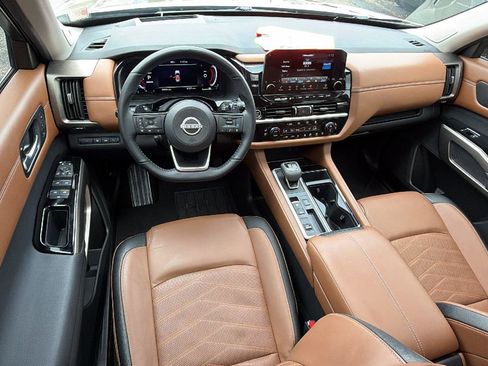 Used 2024 Nissan Pathfinder Platinum w/ Cargo Package FWD image 24
