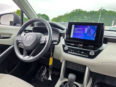 Used 2023 Toyota Corolla Cross L AWD/4WD image 13