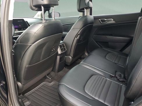 Certified 2025 Kia Sportage SX image 6