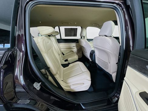 Used 2022 Jeep Grand Cherokee L Limited w/ Luxury Tech Group II image 27