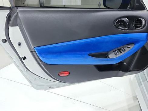 Certified 2024 Nissan Z Performance w/ Floor Mat Package RWD image 21