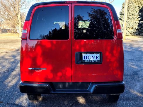 Used 2019 Chevrolet Express 2500 LS w/ Driver Convenience Package image 4