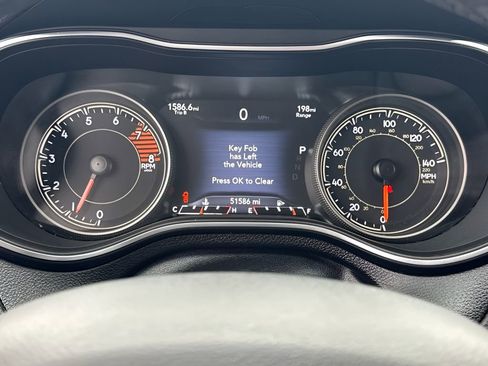 Used 2022 Jeep Cherokee Latitude Lux image 14