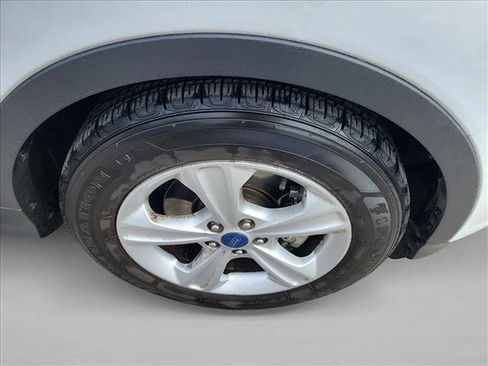 Used 2015 Ford Escape SE image 10