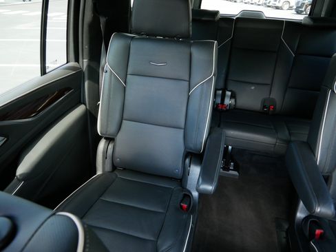 Used 2022 Cadillac Escalade ESV Premium Luxury AWD/4WD image 12