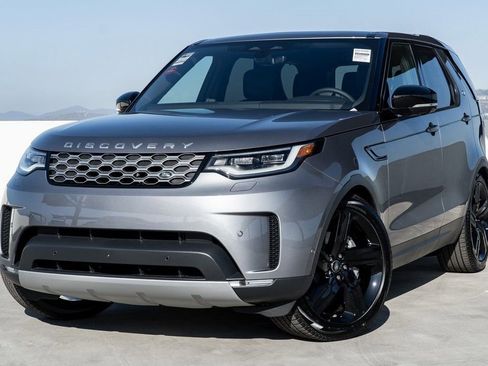 Used 2025 Land Rover Discovery S image 1