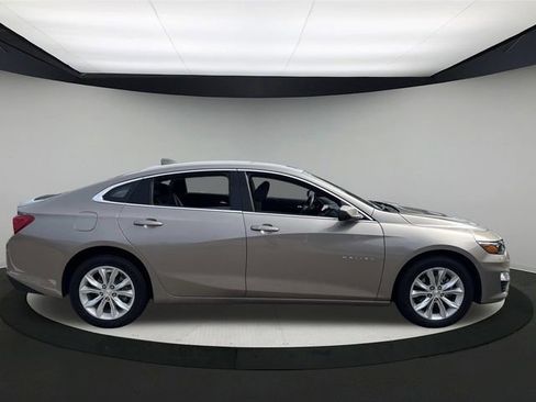 Used 2025 Chevrolet Malibu LT image 5