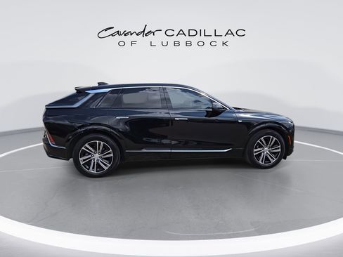 Used 2024 Cadillac Lyriq Luxury w/ LPO, Floor Liner Package RWD image 9