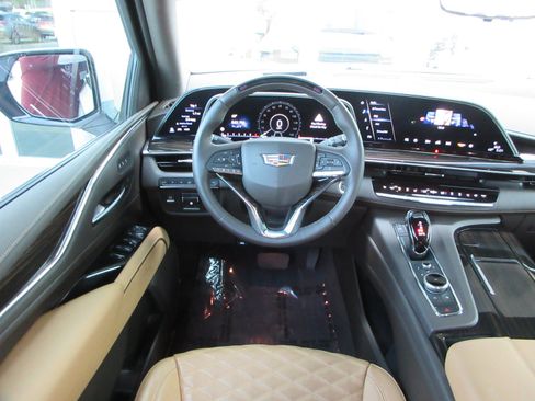 Used 2024 Cadillac Escalade Sport w/ Touring Package AWD/4WD image 39