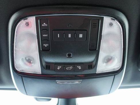 Used 2025 Dodge Durango GT image 28