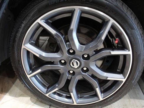 Used 2017 Nissan Sentra NISMO w/ NISMO Premium Package FWD image 13