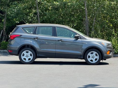 Used 2019 Ford Escape S FWD image 4