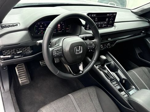 Used 2024 Honda Accord Sport image 12